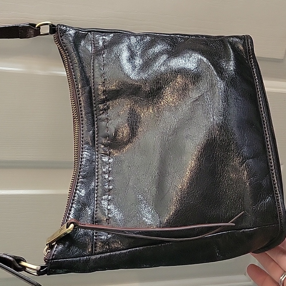 Hobo Aviva Black leather shoulder bag.